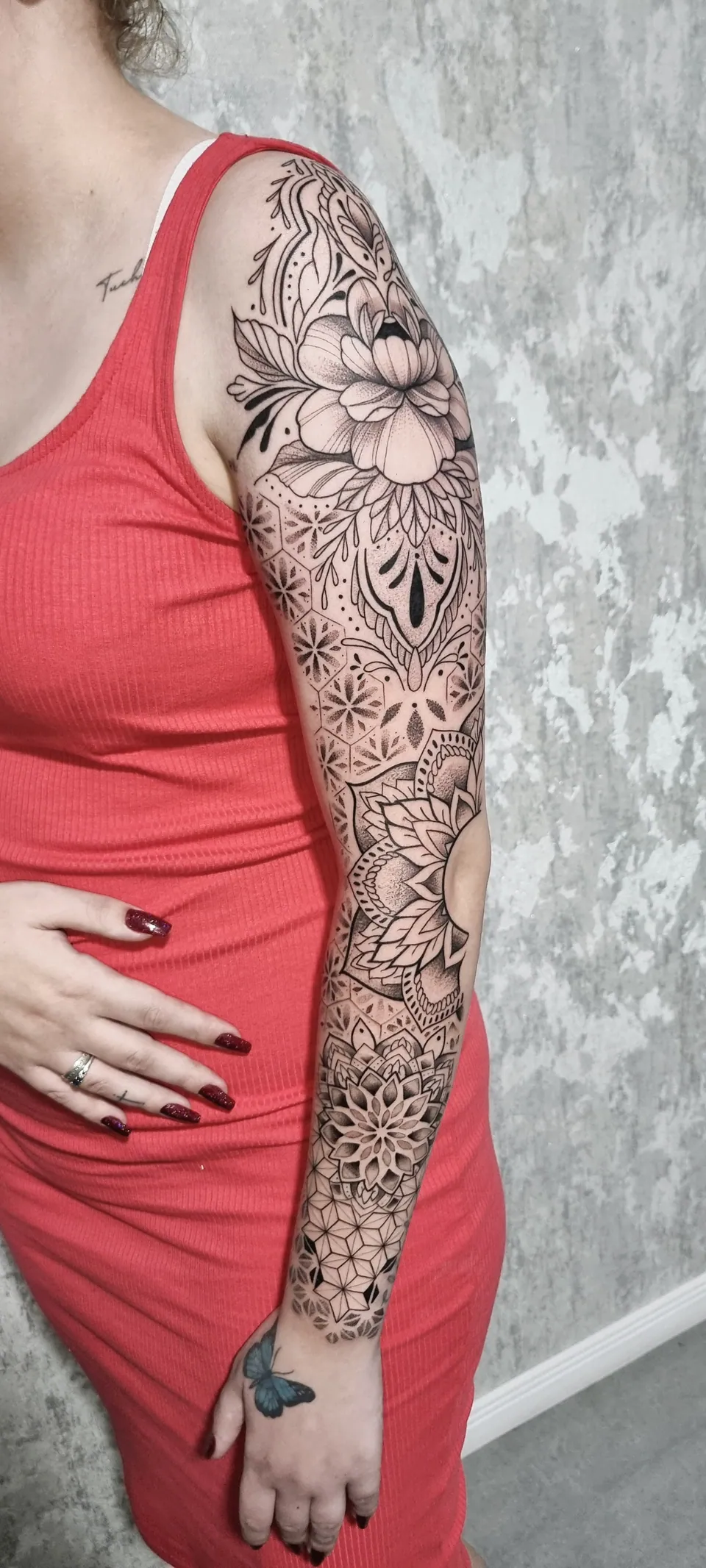 Fechamento de braço em mandalas e dotwork